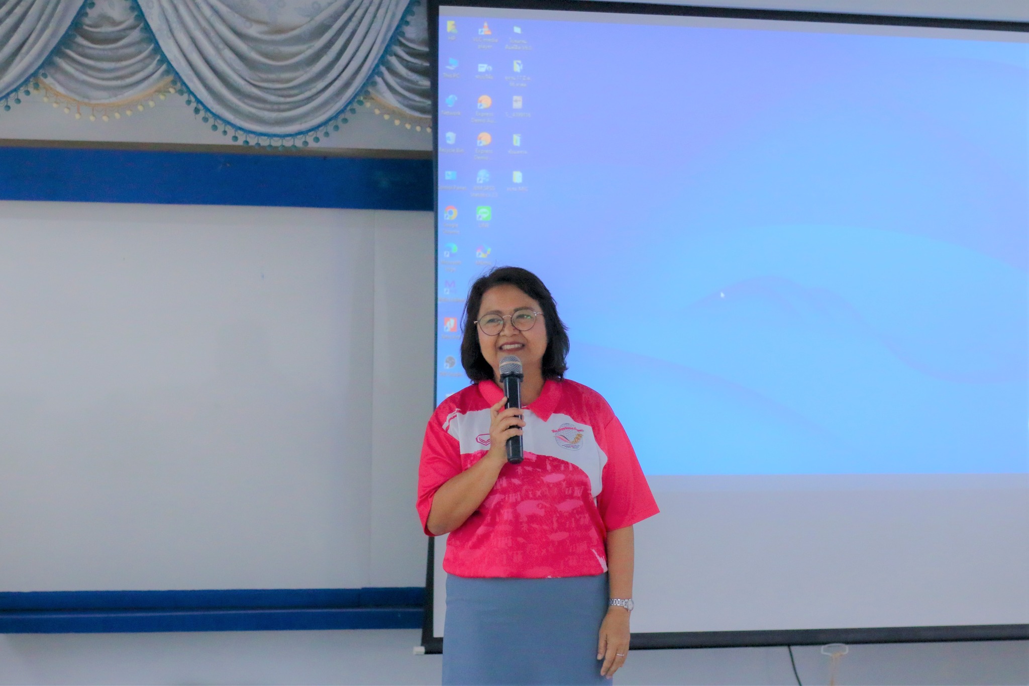 วันที่ 13 มิ.ย. 66 กิจกรรมการจัดการความรู้ Road to be.. เพื่อติดตามและเติมเต็ม แผนพัฒนาตนเองทั้ง Hard skills และ Soft skills จากการ Coaching ของอาจารย์ที่ปรึกษาในแต่ละหลักสูตร ณ ห้อง 8201