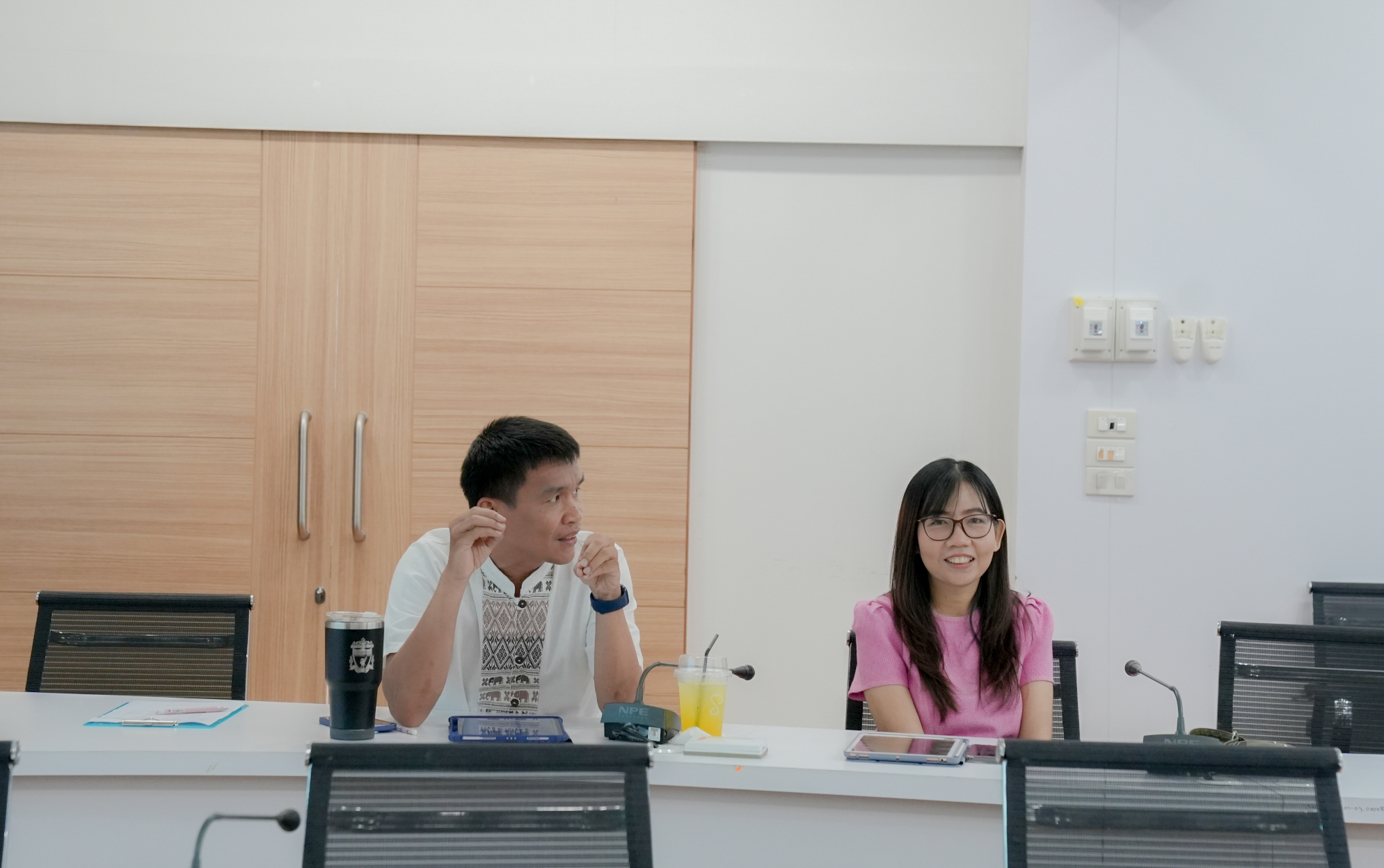 วันศุกร์ที่ 9 กุมภาพันธ์ 2567 ผศ.อัญญาณี อดทน ผู้ช่วยคณบดีฝ่ายประกันคุณภาพการศึกษาและวิจัย ประชุมอาจารย์ผู้สอนในรายวิชาวิจัย ภาคเรียนที่ 2/2566 เพื่อเตรียมความพร้อมในการจัดกิจกรรมเสริมสร้างทักษะทางด้านงานวิจัยให้กับนักศึกษา ประจำปี 2567 ณ ห้องประชุมคณะฯ อ