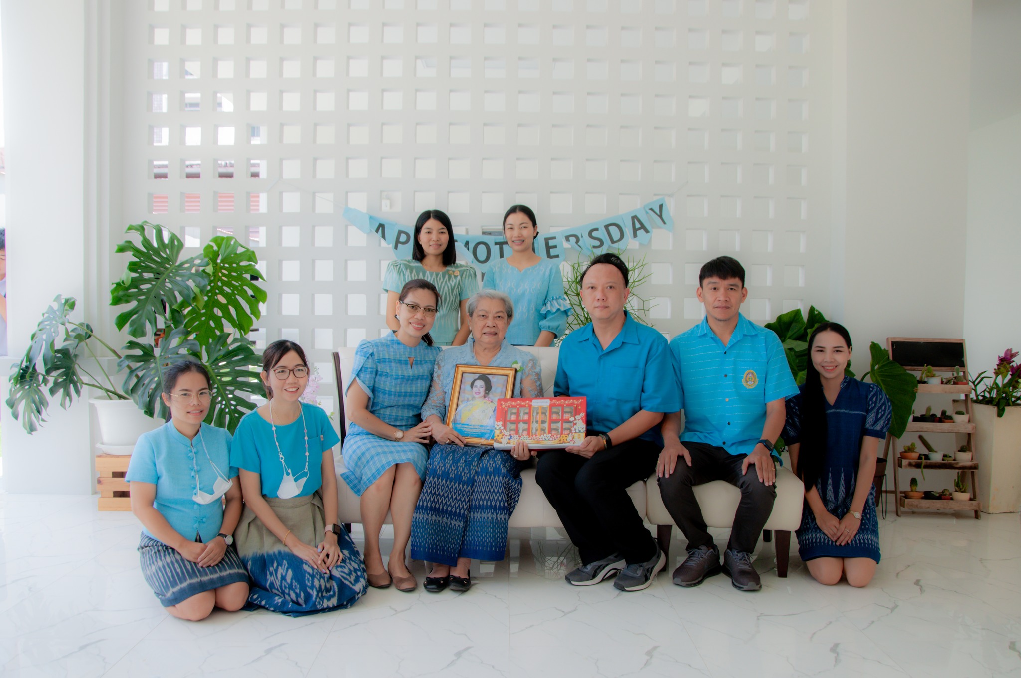 แสดงความยินดีกับแม่ดีเด่นราชภัฏ ประจำปี ๒๕๖๖ แก่อาจารย์และนักศึกษา คณะบริหารธุรกิจและการจัดการ มหาวิทยาลัยราชภัฏอุบลราชธานี