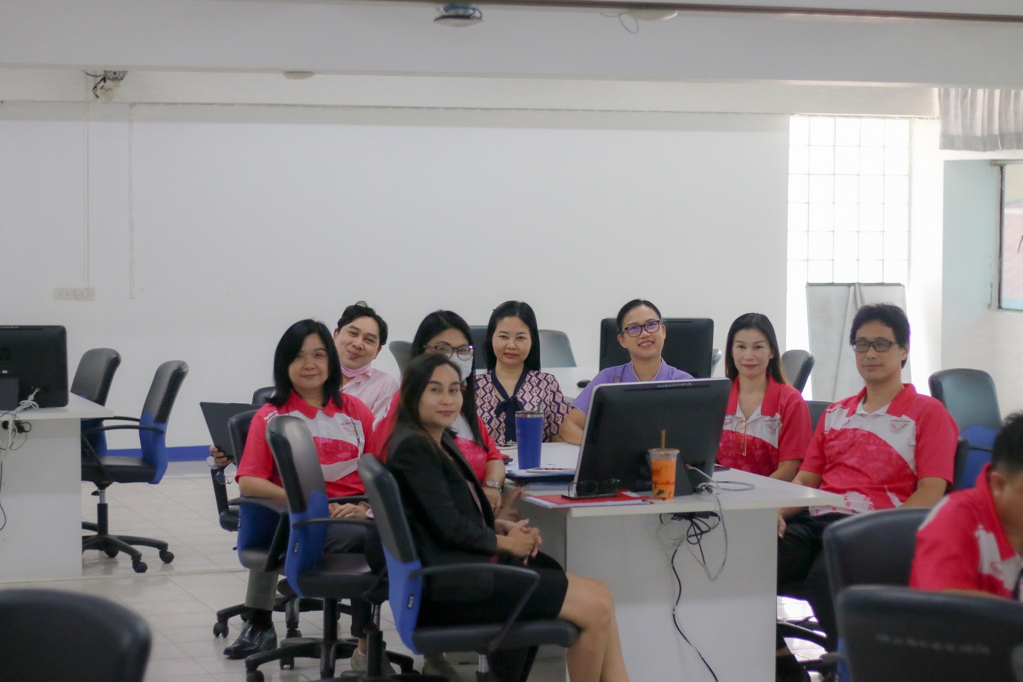 วันที่ 13 มิ.ย. 66 กิจกรรมการจัดการความรู้ Road to be.. เพื่อติดตามและเติมเต็ม แผนพัฒนาตนเองทั้ง Hard skills และ Soft skills จากการ Coaching ของอาจารย์ที่ปรึกษาในแต่ละหลักสูตร ณ ห้อง 8201