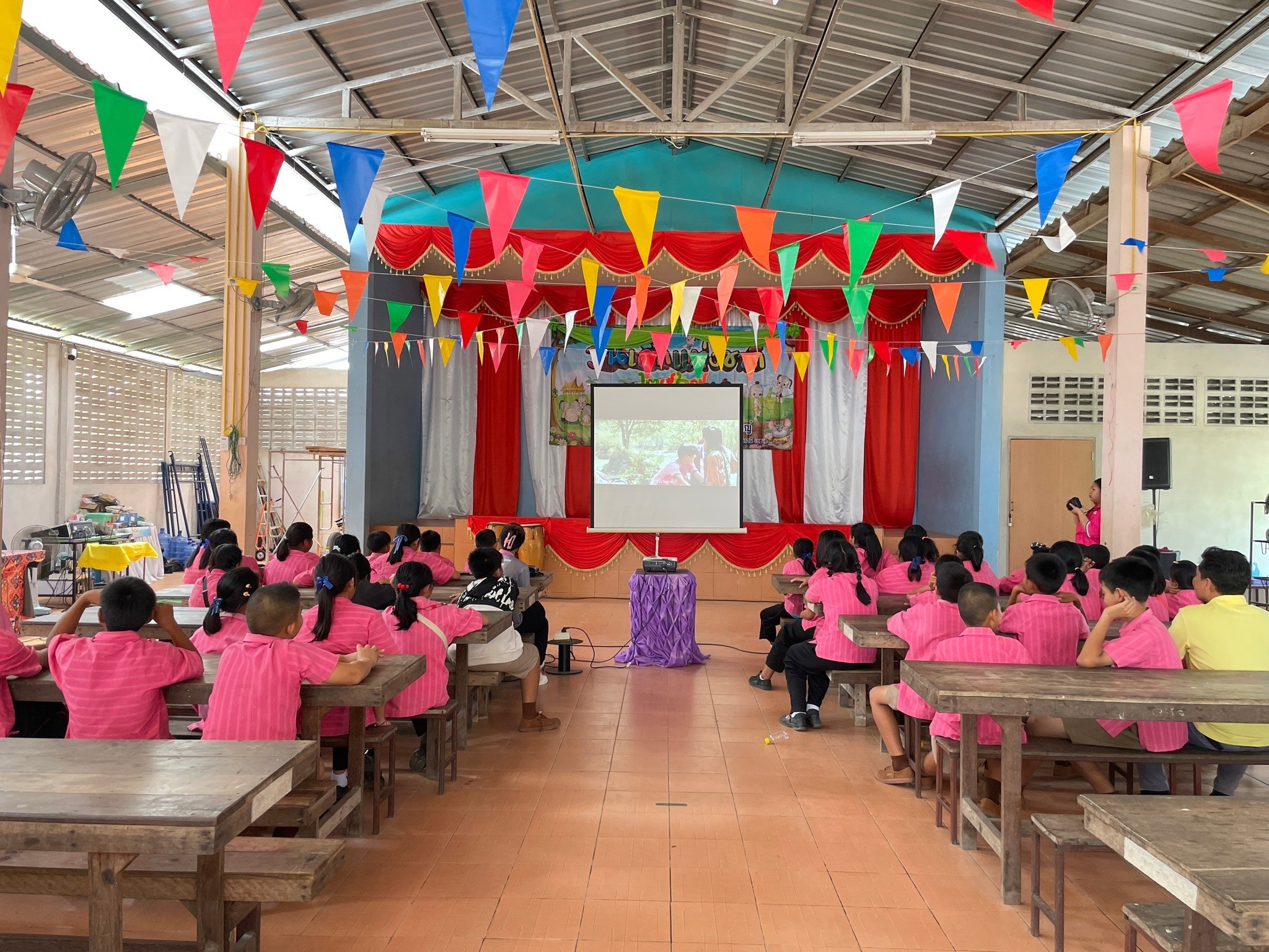 สาขาวิชานิเทศศาสตร์ มรภ.อุบลราชธานี จัดกิจกรรมนิเทศศาสตร์บริการวิชาการชุมชนและพัฒนาท้องถิ่น