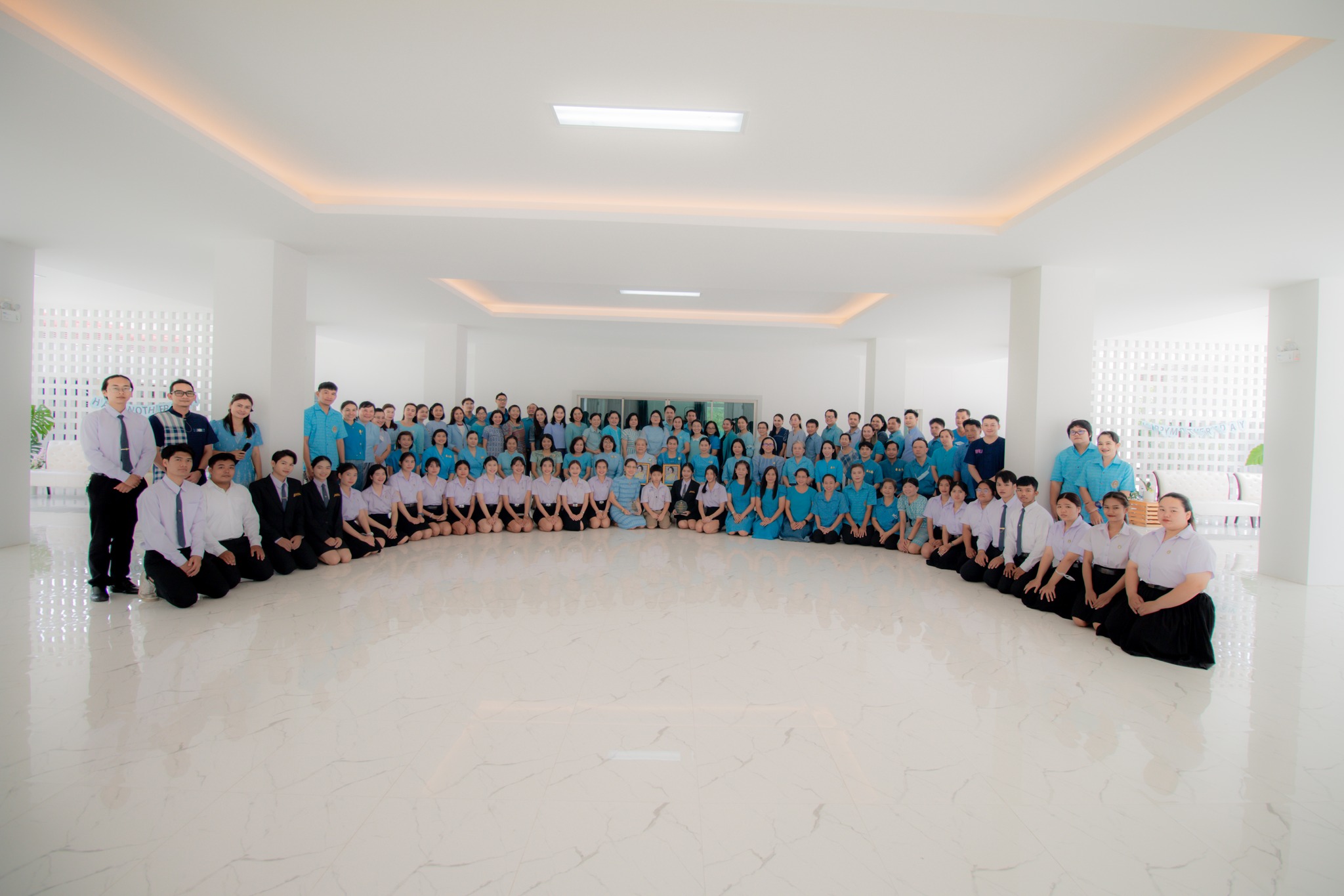 แสดงความยินดีกับแม่ดีเด่นราชภัฏ ประจำปี ๒๕๖๖ แก่อาจารย์และนักศึกษา คณะบริหารธุรกิจและการจัดการ มหาวิทยาลัยราชภัฏอุบลราชธานี