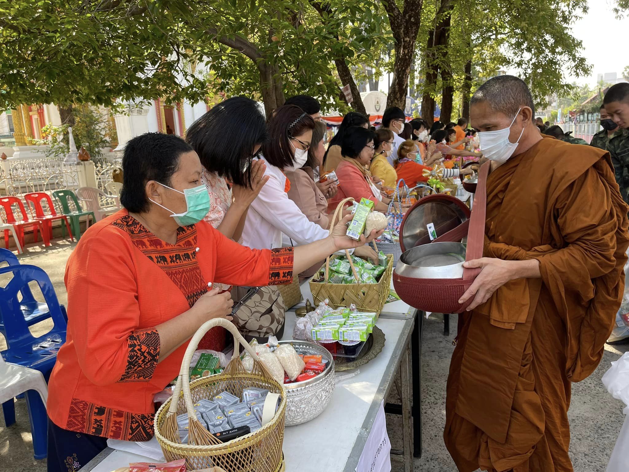 โครงการบรรพชาอุปสมบท 99 รูป เพื่อถวายพระพรชัยมงคลเจ้าฟ้าพัชรกิติยาภา ณ วัดมณีวนาราม ตำบลในเมือง อำเภอเมืองจังหวัดอุบลราชธานี