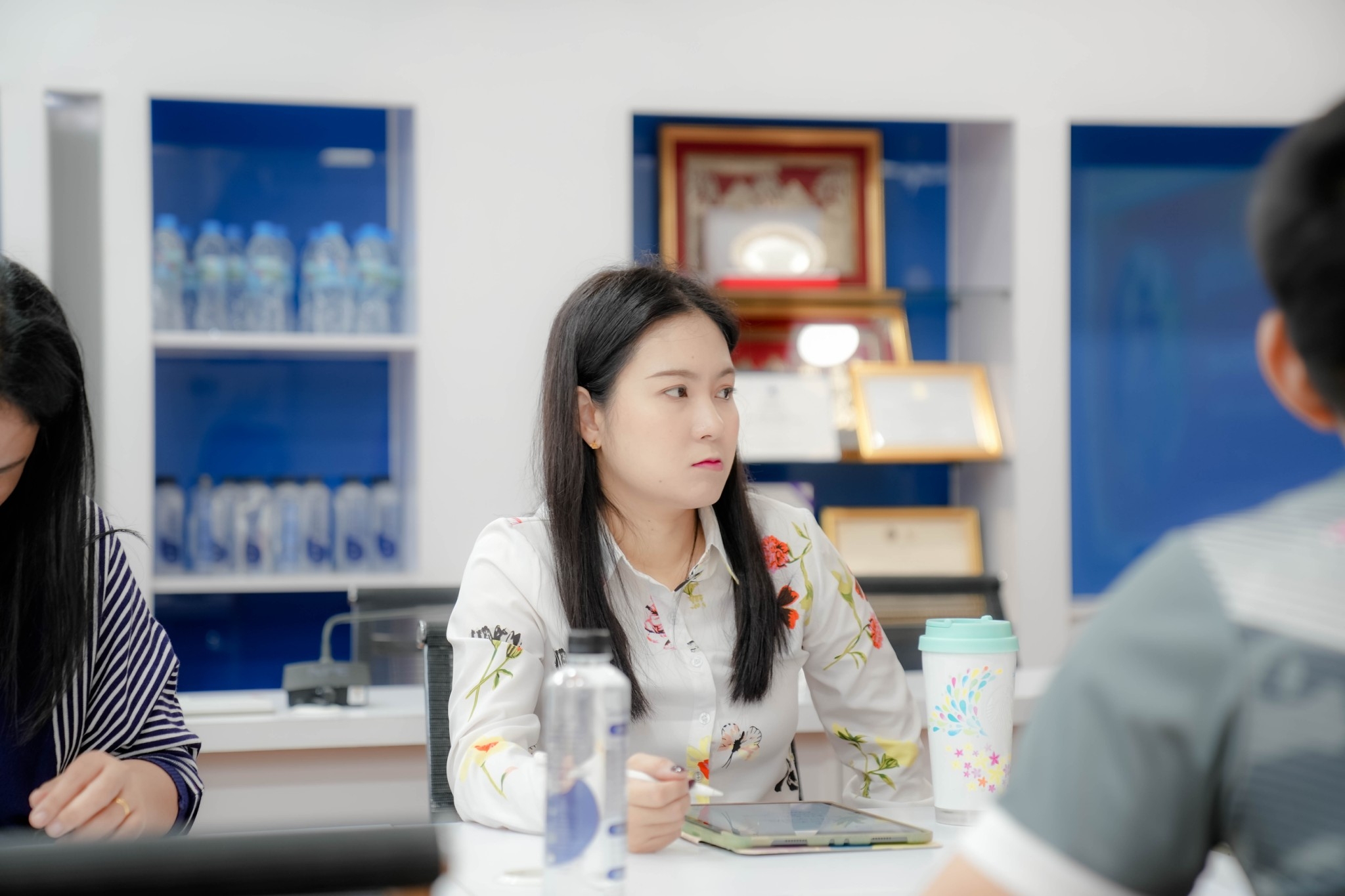 วันพฤหัสบดีที่ 23 พฤษภาคม 2567 เวลา 11.00 น. รองศาสตราจารย์ ดร.ประนอม คำผา คณบดีคณะบริหารธุรกิจและการจัดการ มอบหมายให้ ผู้ช่วยศาสตราจารย์ ดร.อนันต์ สุนทราเมธากุล จัดประชุมคณะกรรมการดำเนินงานโครงการเพิ่มศักยภาพชุมชน Soft Power บนฐานอัตลักษณ์ศิลปวัฒนธรรมท้