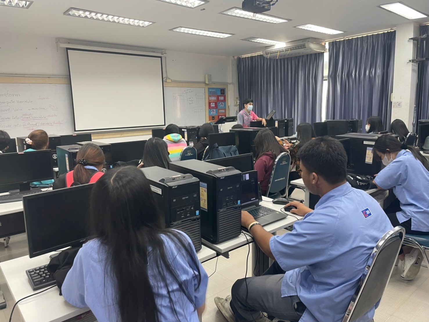 วันที่ 20-26 ก.พ. 66 สาขาวิชาการจัดการข้อมูลธุรกิจ แนะแนว รร.วิทยาลัยอาชีวศึกษาอุบลราชธานี