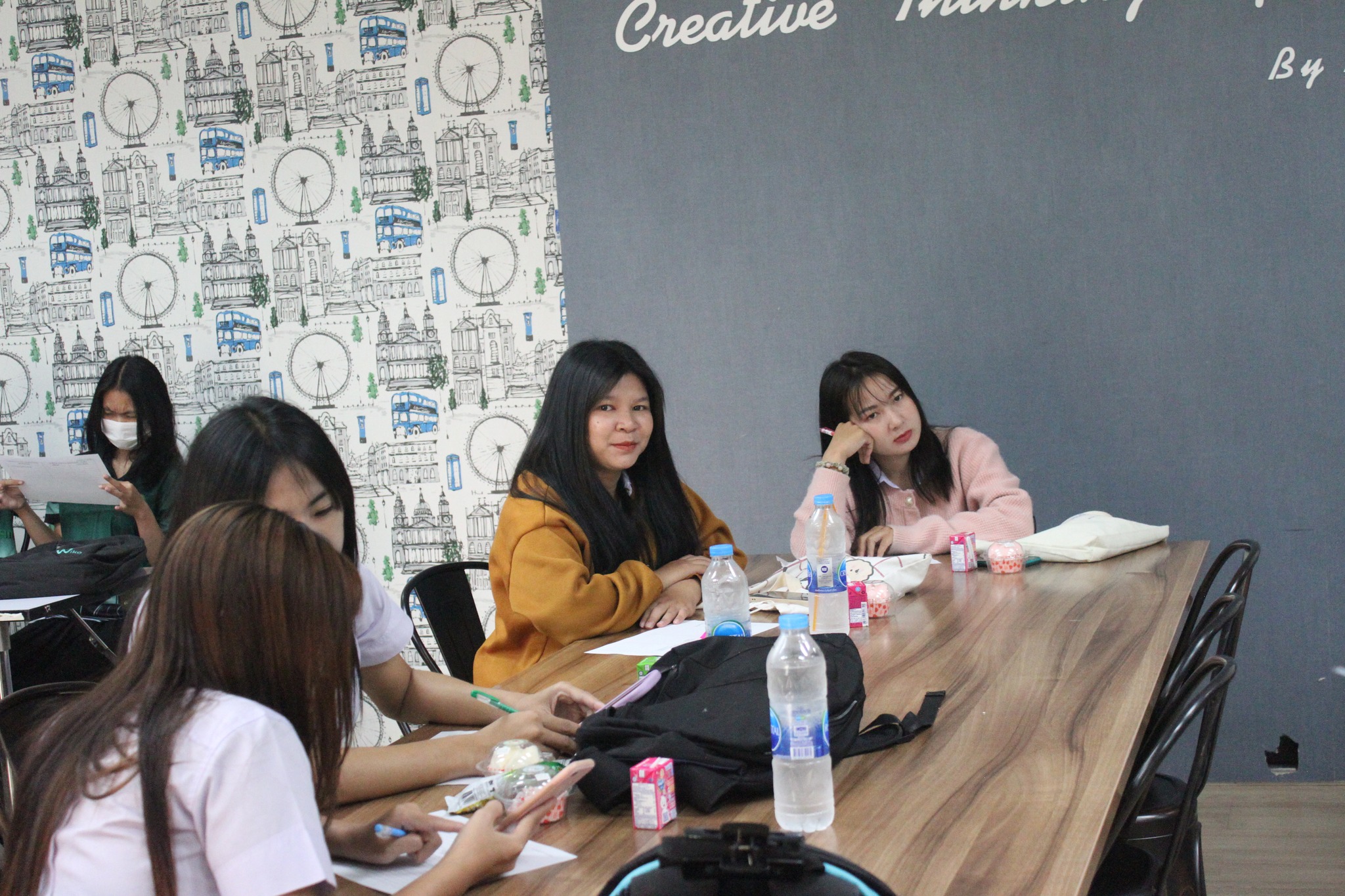 วันที่ 9 มี.ค. 66 กิจกรรมอบรมเชิงปฏิบัติการเป้าหมายอาชีพ อาชีพการออกแบบและพัฒนา Content ทางธุรกิจ