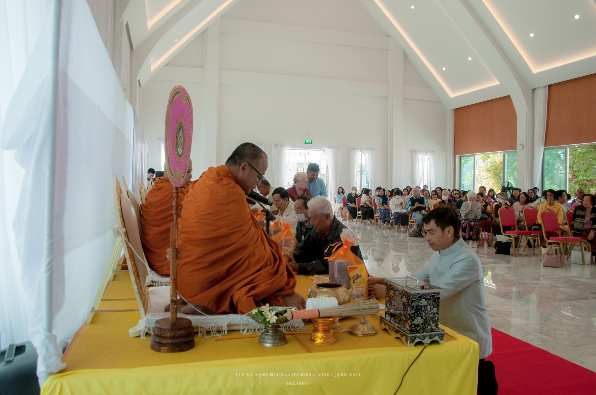พิธีทำบุญเลี้ยงพระ เนื่องในวันส่งท้ายปีเก่า ต้อนรับปีใหม่