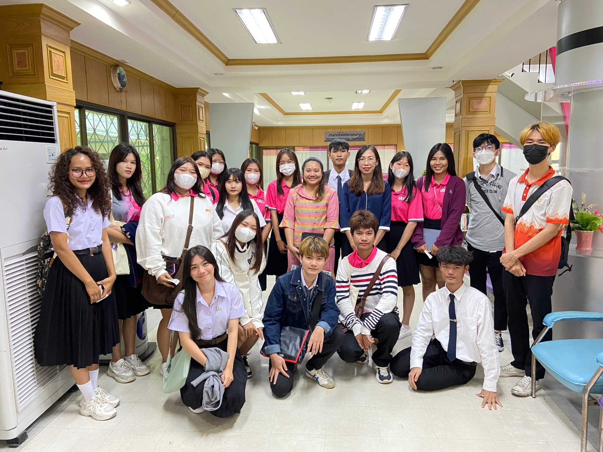 ณ สำนักวิทยบริการและเทคโนโลยีสารสนเทศ มหาวิทยาลัยราชภัฏอุบลราชธานี กิจกรรม ?เปิดโลกห้องสมุด Happy UBRU Library?