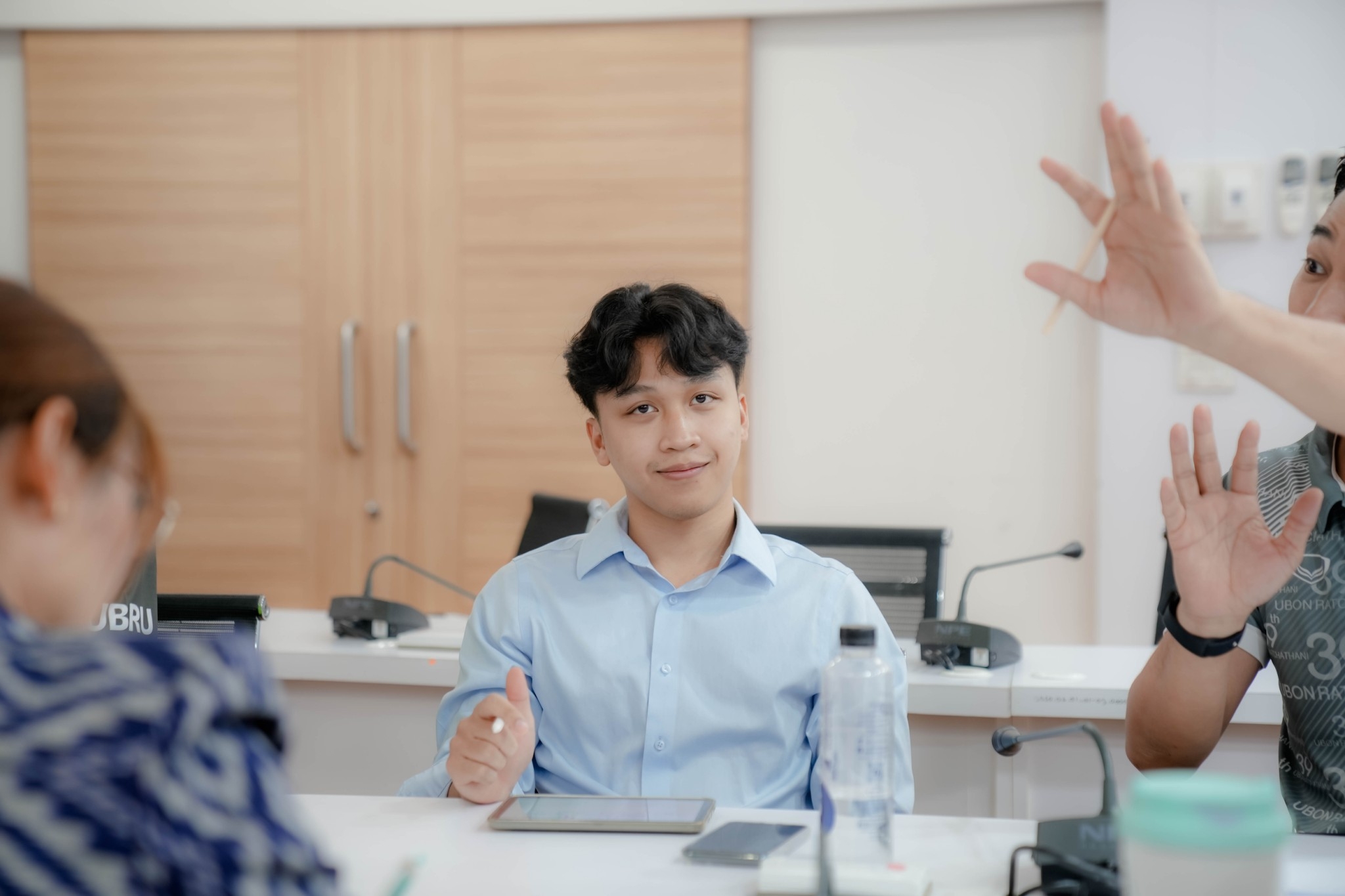 วันพฤหัสบดีที่ 23 พฤษภาคม 2567 เวลา 11.00 น. รองศาสตราจารย์ ดร.ประนอม คำผา คณบดีคณะบริหารธุรกิจและการจัดการ มอบหมายให้ ผู้ช่วยศาสตราจารย์ ดร.อนันต์ สุนทราเมธากุล จัดประชุมคณะกรรมการดำเนินงานโครงการเพิ่มศักยภาพชุมชน Soft Power บนฐานอัตลักษณ์ศิลปวัฒนธรรมท้