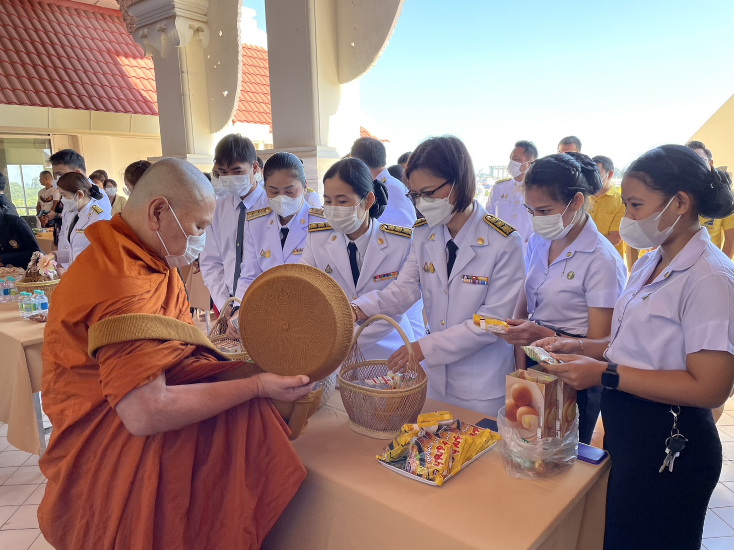 วันที่ 12 ต.ค 65 ณ ห้องพิมานทิพย์ ชั้น ๗ อาคารศูนย์ศิลปวัฒนธรรมกาญจนาภิเษก มหาวิทยาลัยราชภัฏอุบลราชธานี:ทำบุญตักบาตร และพิธีวางพวงมาลา เพื่อน้อมรำลึกในพระมหากรุณาธิคุณ เนื่องในวันคล้ายวันสวรรคต พระบาทสมเด็จพระบรมชนกาธิเบศร มหาภูมิพลอดุลยเดชมหาราช บรมนาถบ