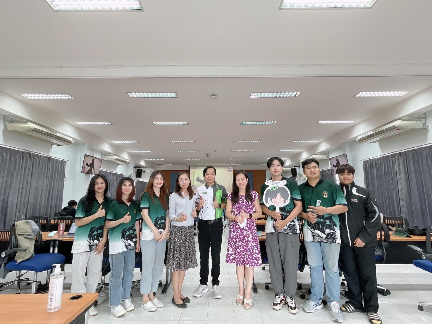 วันที่ 16 กุมภาพันธ์ 2567 คณะบริหารธุรกิจและการจัดการ มหาวิทยาลัยราชภัฏอุบลราชธานี ร่วมกับ โรงเรียนนารีนุกูล จัดกิจกรรมอบรมการเป็นผู้จัดการ และการเป็นผู้แข่งขันกีฬาอีสปอร์ต เพื่อส่งเสริมความร่วมมือทางด้านวิชาการ และการดำเนินกิจกรรมร่วมกัน โดยสาขาวิชาการจั