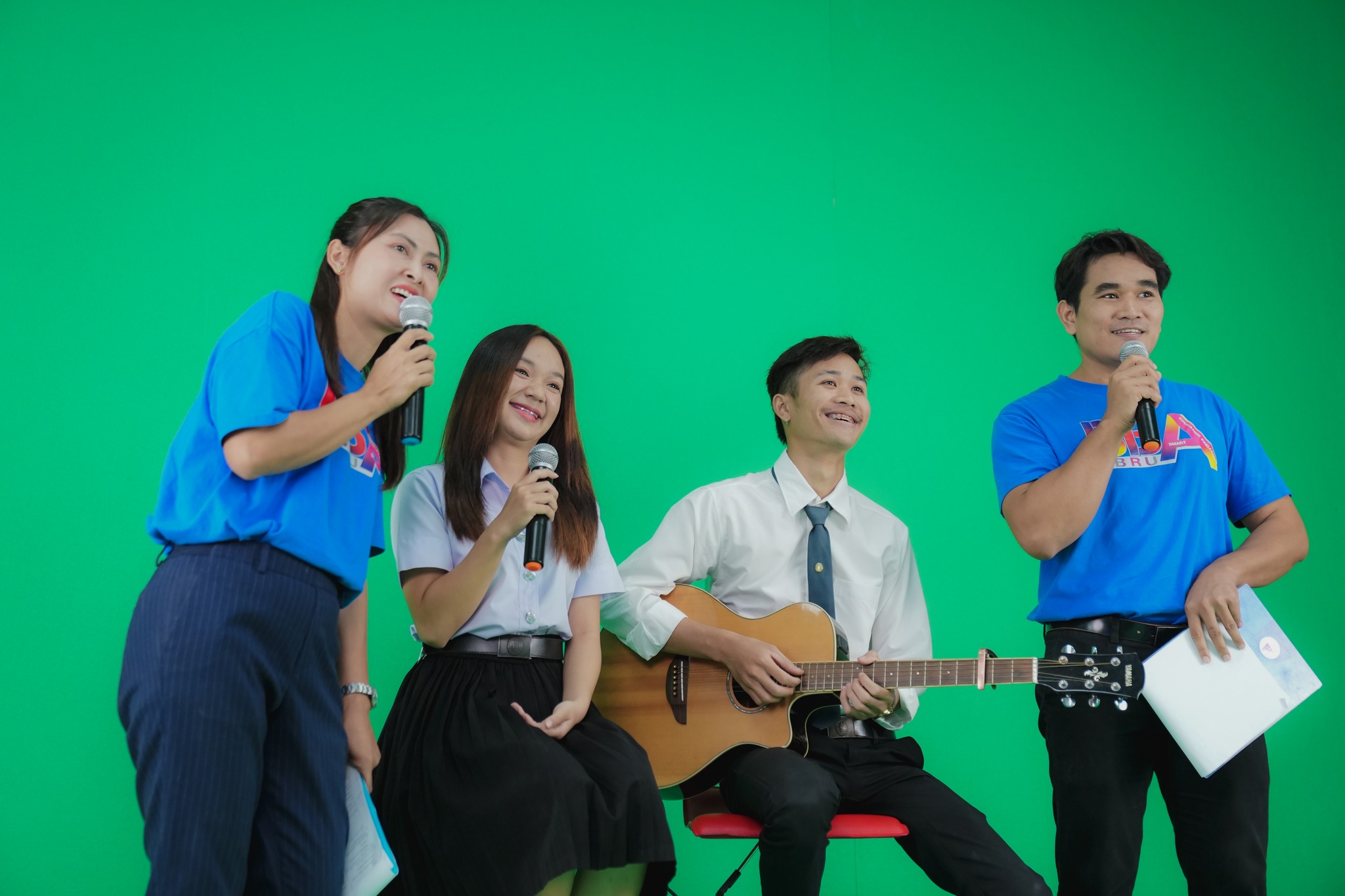 วันที่ 18 ต.ค. 66 ผศ.ดร.ประไพพิศ เลียบสื่อตระกูล รองคณบดีฝ่ายวิชาการ และ ผศ.วันวิสา มากดี รองคณบดีฝ่ายพัฒนานักศึกษา พร้อมด้วยคณาจารย์ บุคลากร และนักศึกษา คณะบริหารธุรกิจและการจัดการ ร่วมกิจกรรม Live สด แนะแนวการเข้าศึกษา ปี 2567