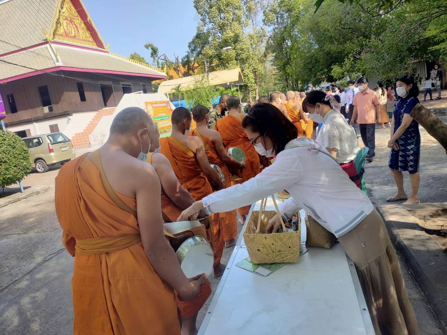 โครงการบรรพชาอุปสมบท 99 รูป เพื่อถวายพระพรชัยมงคลเจ้าฟ้าพัชรกิติยาภา ณ วัดมณีวนาราม ตำบลในเมือง อำเภอเมืองจังหวัดอุบลราชธานี