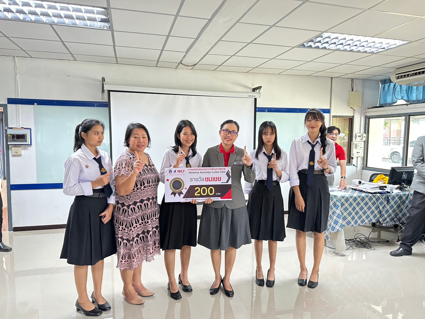 18 ส.ค. 66 ณ ห้อง MBA ชั้น 1 อาคารเรียน 6 สาขาวิชาการตลาด จัดกิจกรรม การแข่งขันทักษะวิชาการด้านการตลาด Marketing knowledge Contest 2023