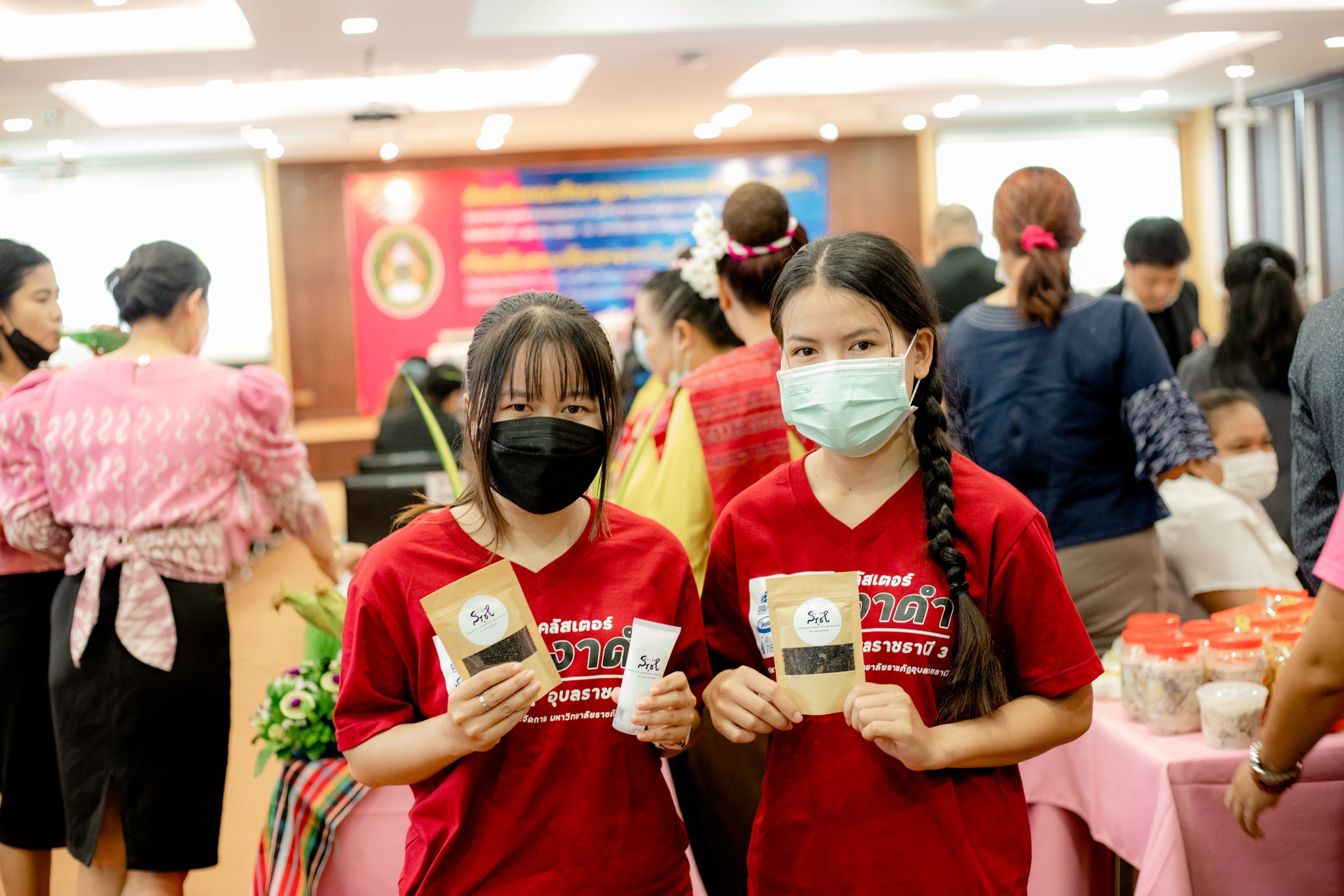 วันที่ 4 ต.ค 65 ณ มหาวิทยาลัยราชภัฏอุบลราชธานี:ต้อนรับคณะศึกษาดูงานจากกรมส่งเสริมการค้า กระทรวงอุตสาหกรรมและการค้าสารารณรัฐประชาธิปไตยประชาชนลาว