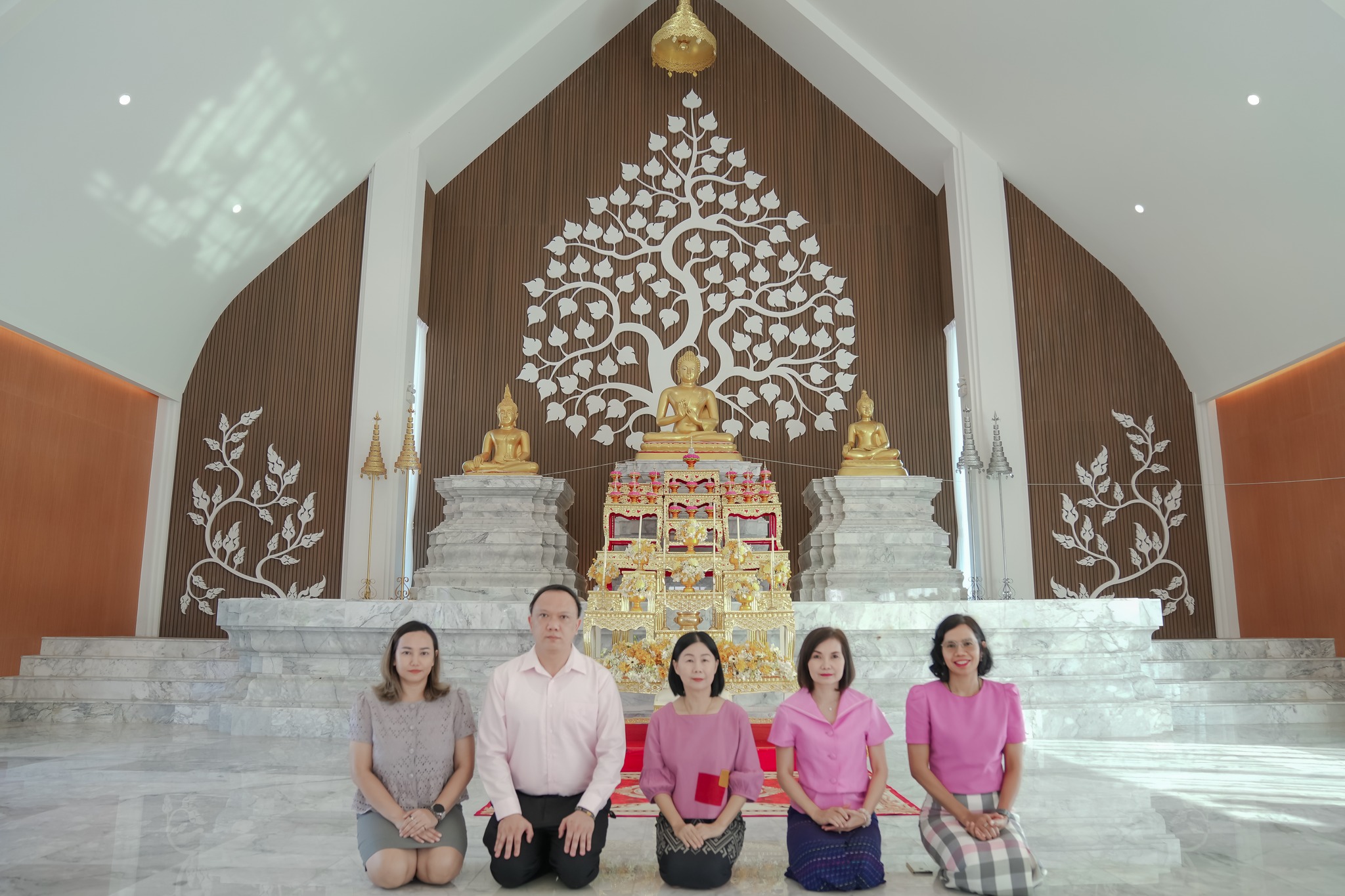 วันที่ ๑๔ ก.พ. ๖๗ รศ.ธรรมรักษ์ ละอองนวล รักษาราชการแทนอธิการบดี เป็นประธานพิธีทำบุญตักบาตร เนื่องในโอกาสครบรอบ ๓๒ ปี วันพระราชทานนาม ?ราชภัฏ? วันที่ ๑๔ กุมภาพันธ์ ๒๕๖๗ โดย รศ.ดร.ประนอม คำผา คณบดีคณะบริหารธุรกิจและการจัดการ พร้อมด้วยผู้บริหาร คณาจารย์ เข้