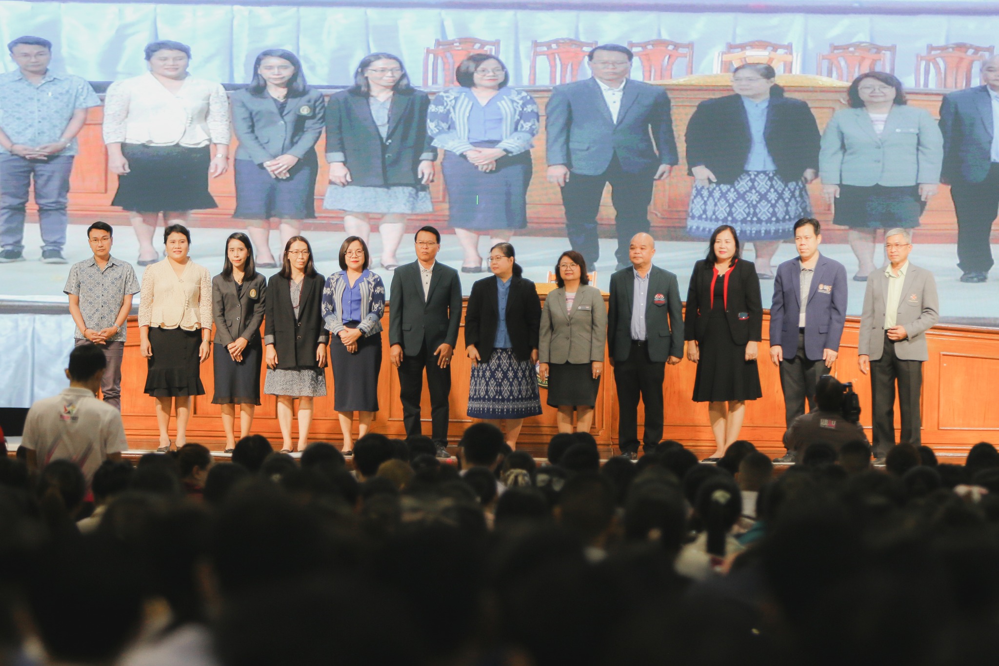 2 ก.ย. 66 รองศาสตราจารย์ ดร.มาลี ไชยเสนา รองอธิการบดีฝ่ายวิชาการ กล่าวต้อนรับและแสดงความยินดีแก่บัณฑิตร่วมฝึกซ้อมพิธีพระราชทานปริญญาบัตร